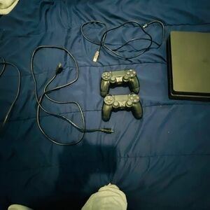 Ps4 Slim (Both Controllers, Power Cord, HDMI Cable, and Charger)